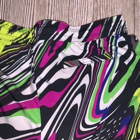 Fabletics Carrie Carnival Print multi colored Athletic Shorts size medium - Picture 5 of 5